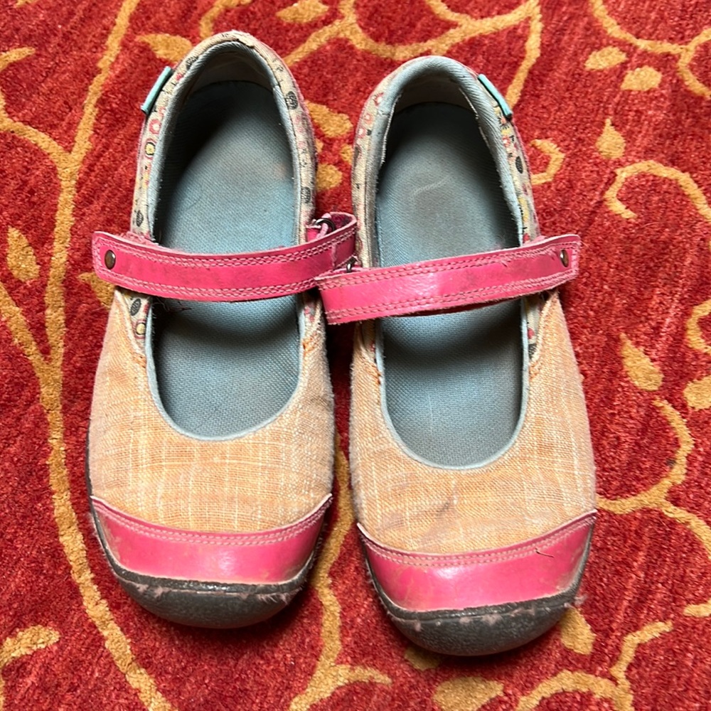 Keen Girls sandals size 3 pink and adobe orange Mary jane style